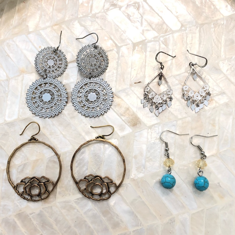 Bundle of earrings